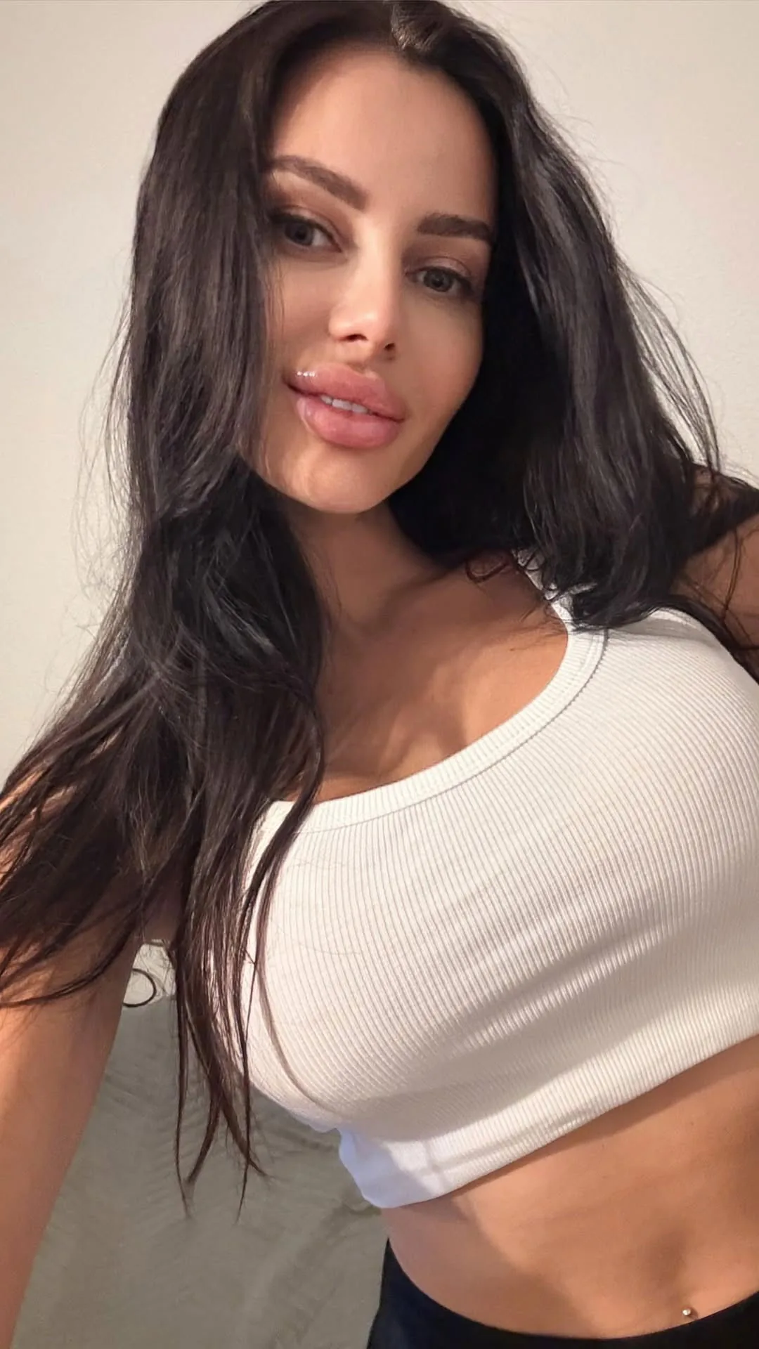 Vesna escort Liverpool
